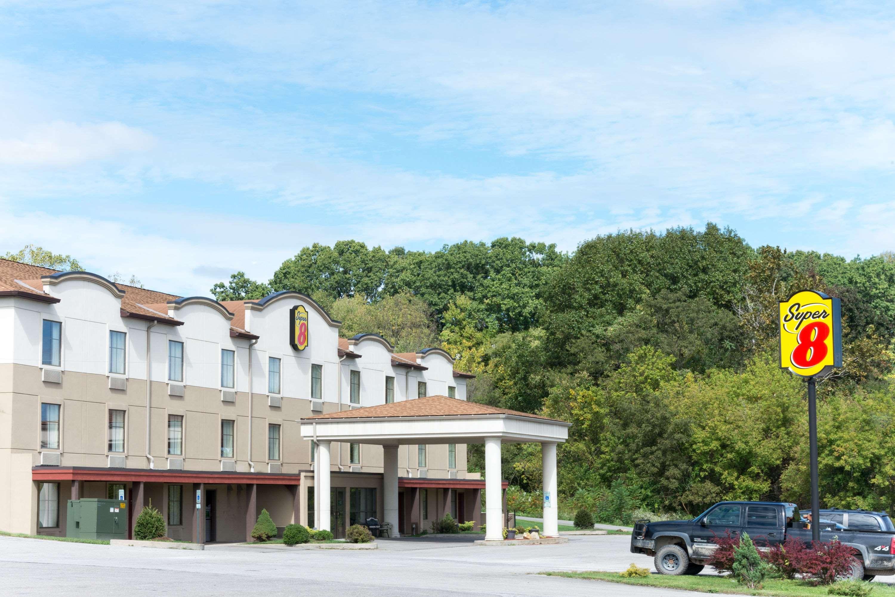 Super 8 By Wyndham Hotel Beaver Falls