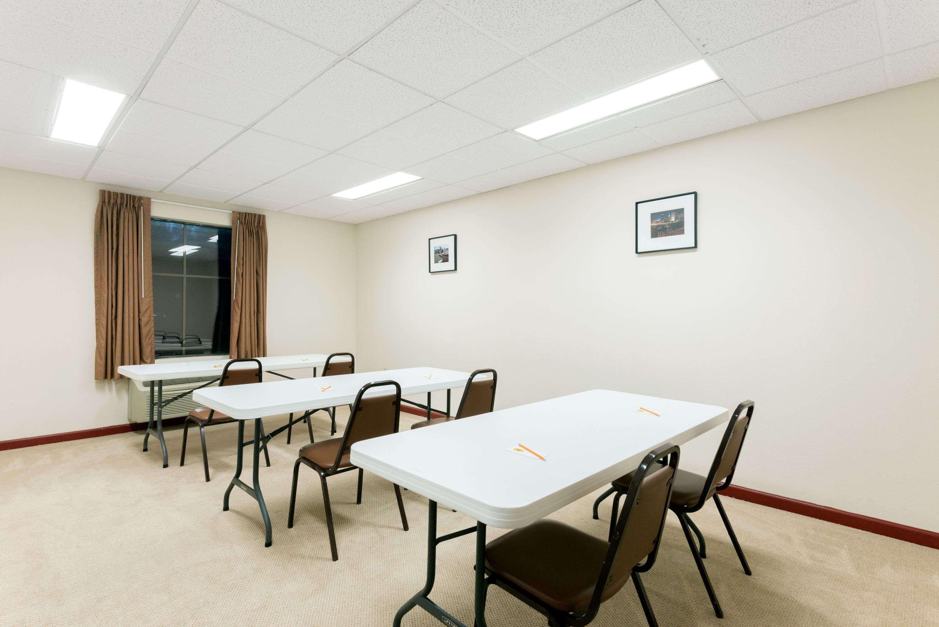 Super 8 By Wyndham 2* Beaver Falls