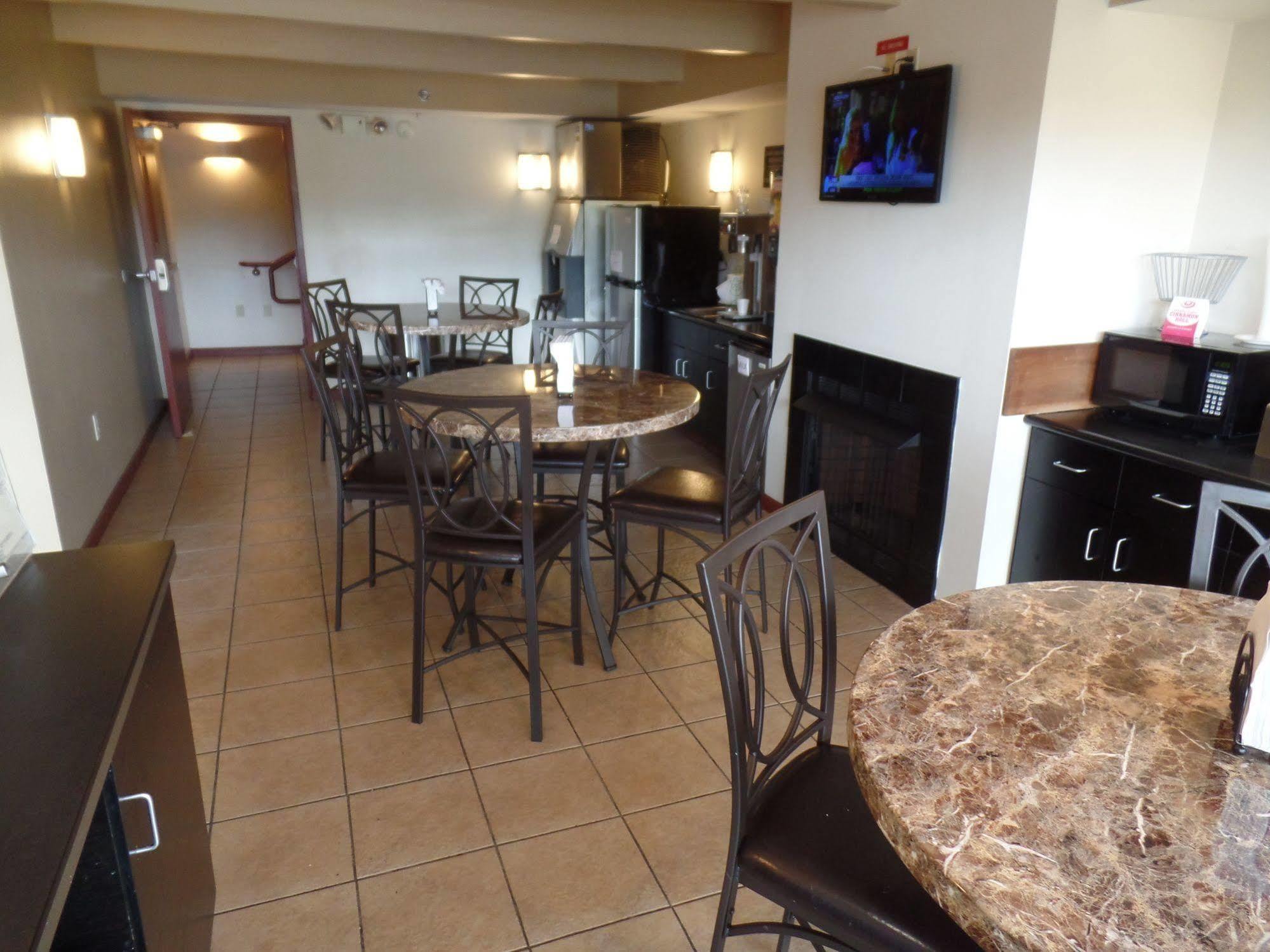 Super 8 By Wyndham Hotel Beaver Falls