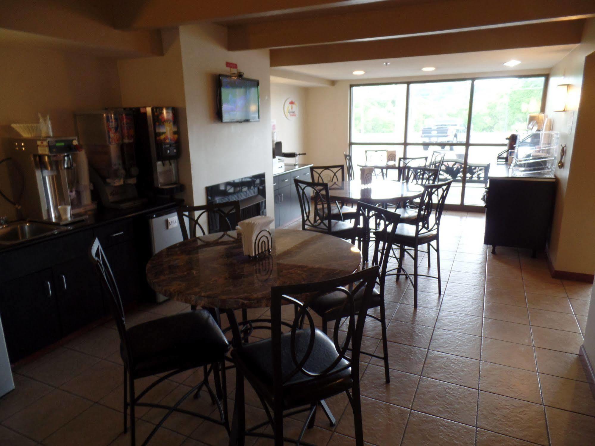 Super 8 By Wyndham Beaver Falls